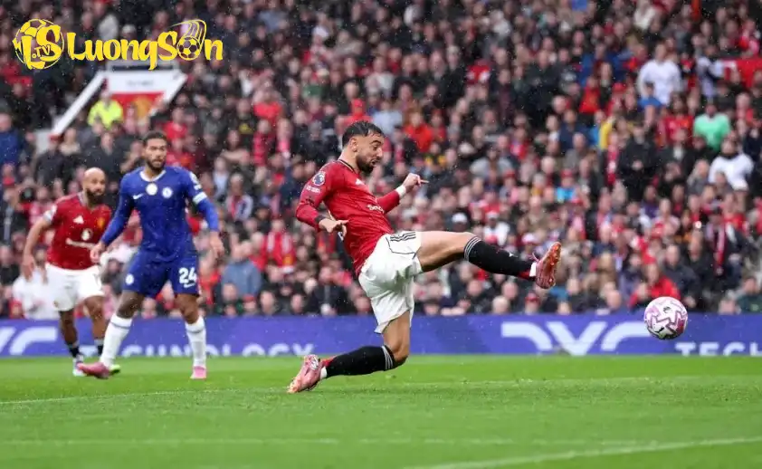 Bàn thắng mở màn cho chiến thắng của MU trước Chelsea. (Ảnh: Sky Sports)