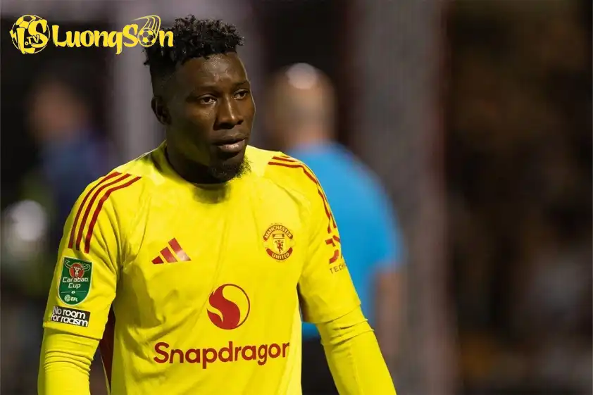 Onana cũng đang đối diện với viễn cảnh tăm tối (Ảnh: TNT)