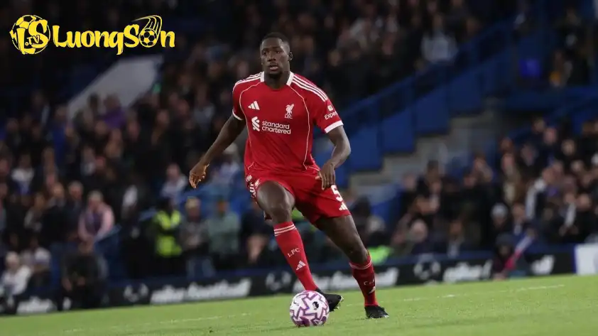 Konate buộc phải rời sân sớm ở phút 56